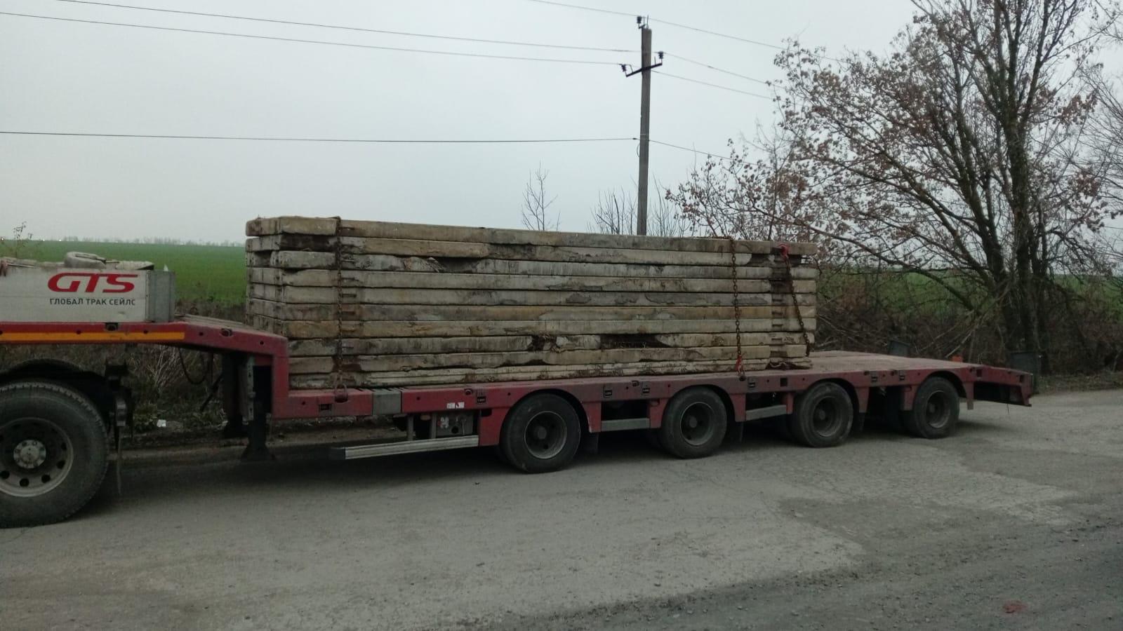 Перевозка аэродромных плит тралом