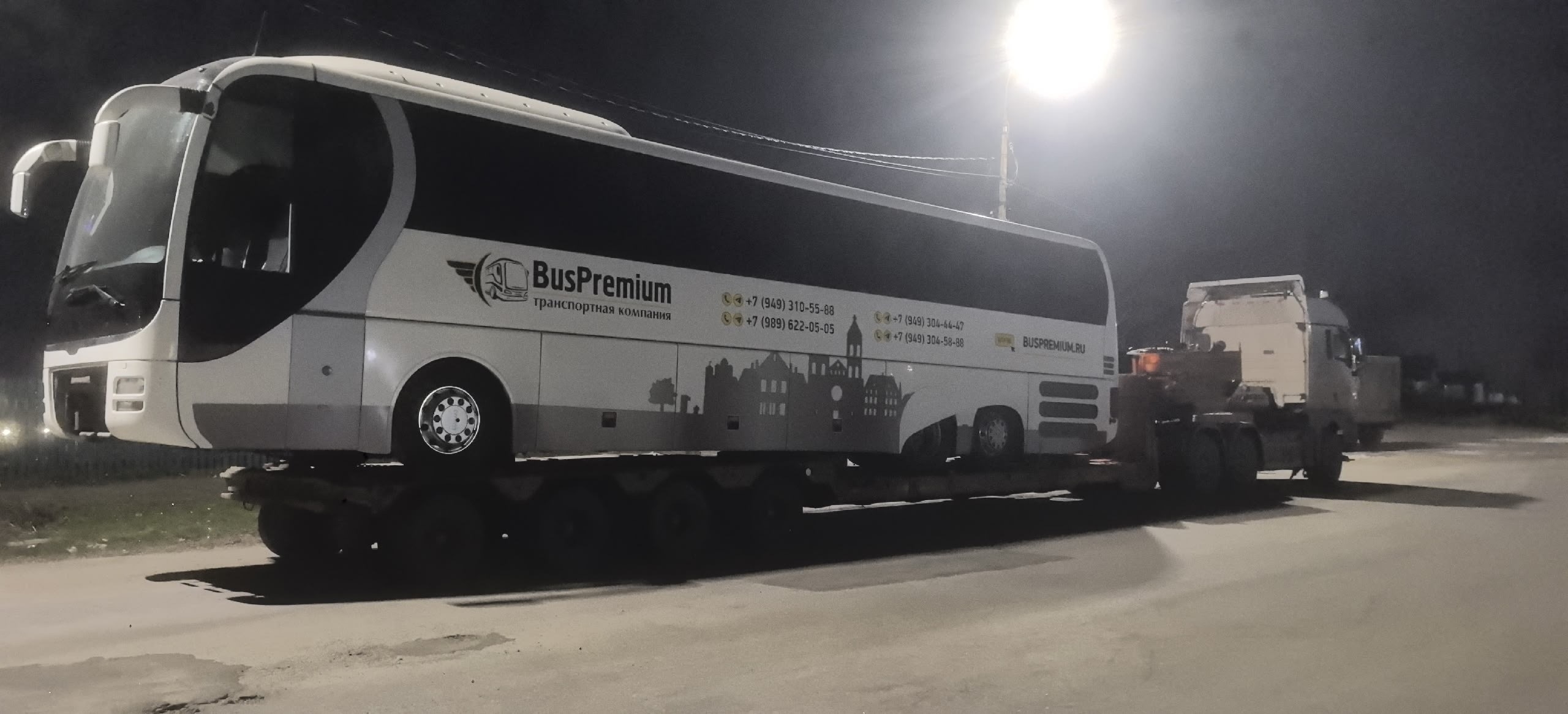 Транспортировка автобуса тралом Транспортировка автобуса тралом