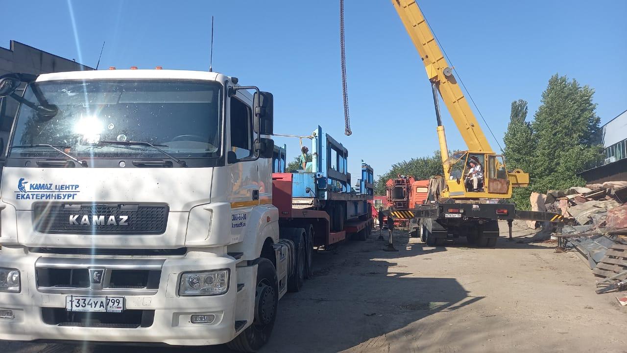 Перевозка цирка тралом